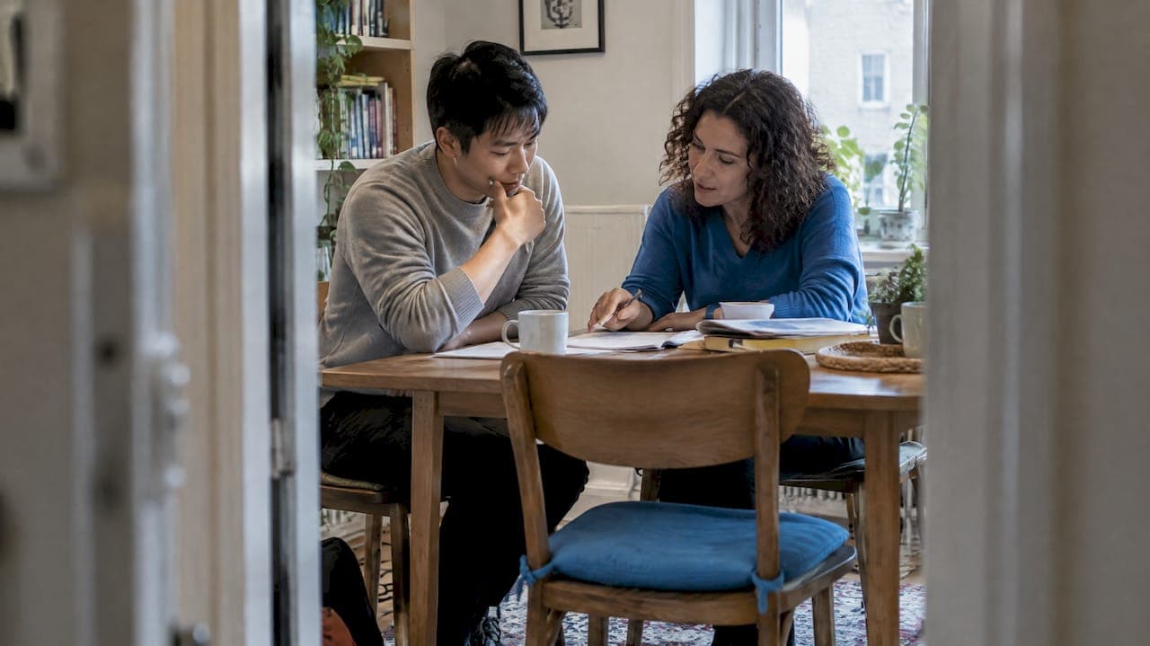 TOEIC Tutoring: Can 6–8 Sessions Beat a Full Course?